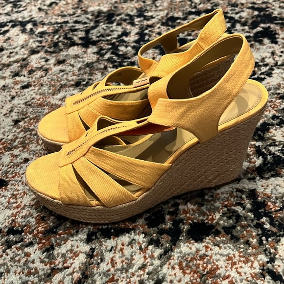 Michael Michael Kors Womens Berkley Canvas Slingback Wedge Sandals - Picture 5 of 5